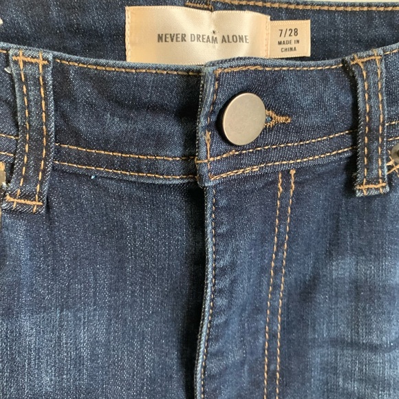 Never Dream Alone Denim Stretch Distressed Straight Leg Jeans Size 7 Size 28 - Picture 8 of 8